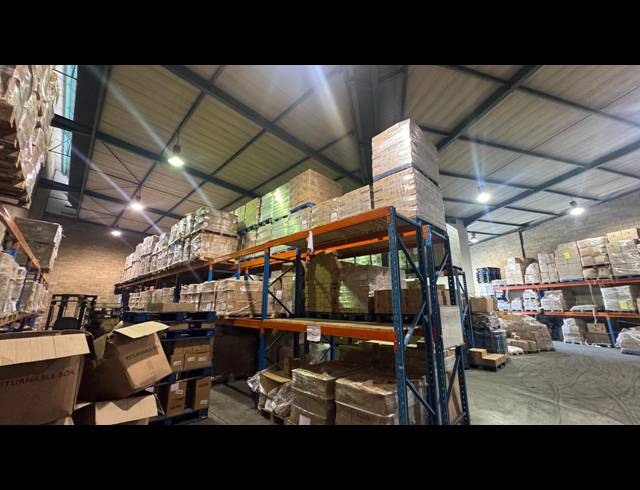 760M² WAREHOUSE TO LET IN LINBRO PARK
